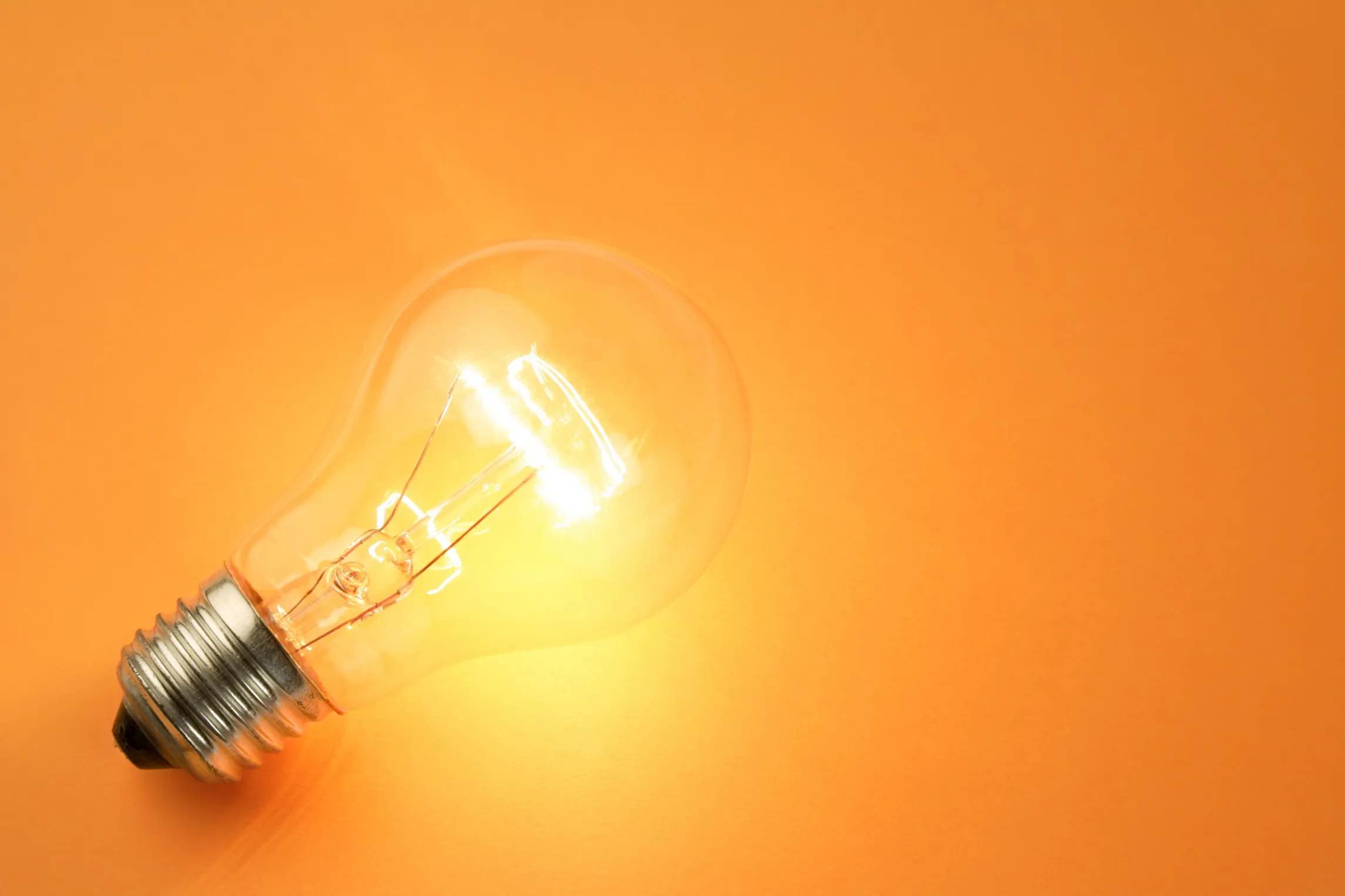 Hiring banner with light bulbs